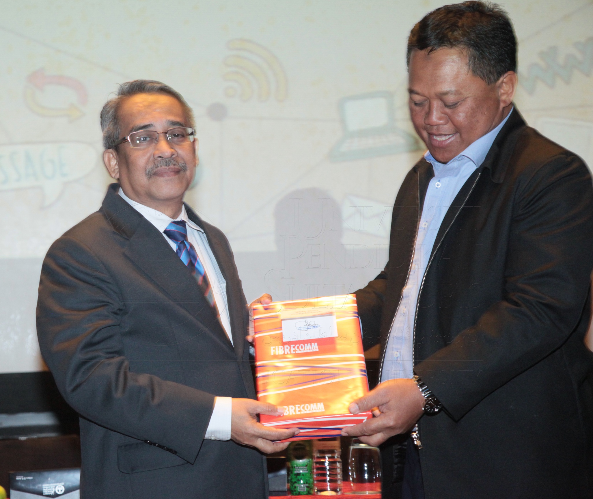 PRO16 14 fibercom IMG 0098